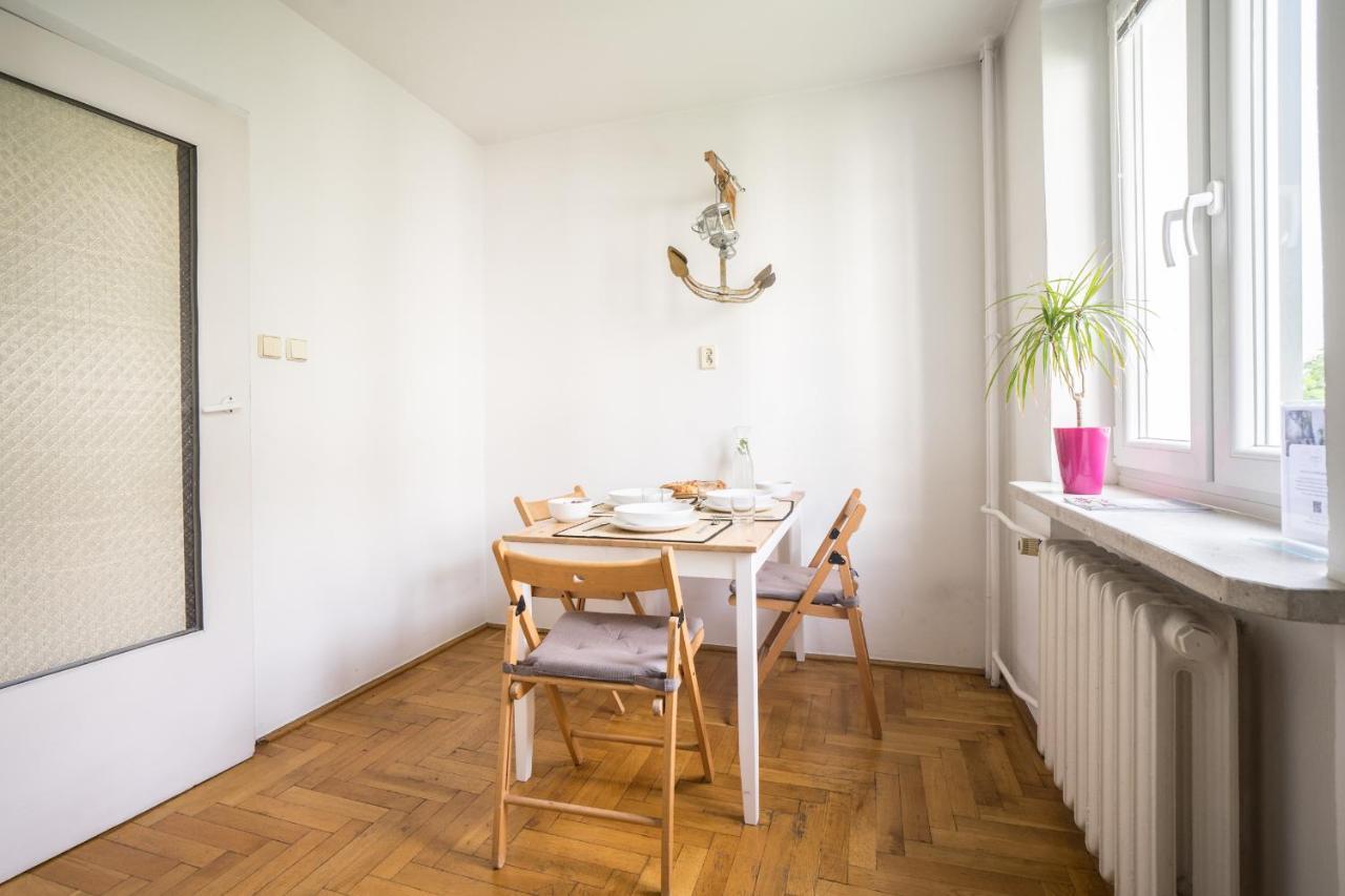 Oomph Warsaw Central 3-Bedroom Flat Bagian luar foto
